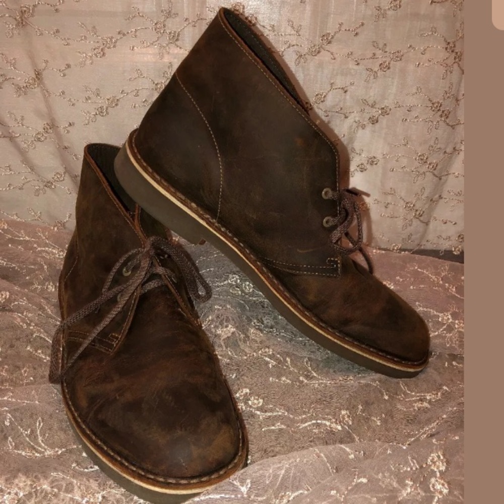 Clark’s original size 10.5 brown lace up booties